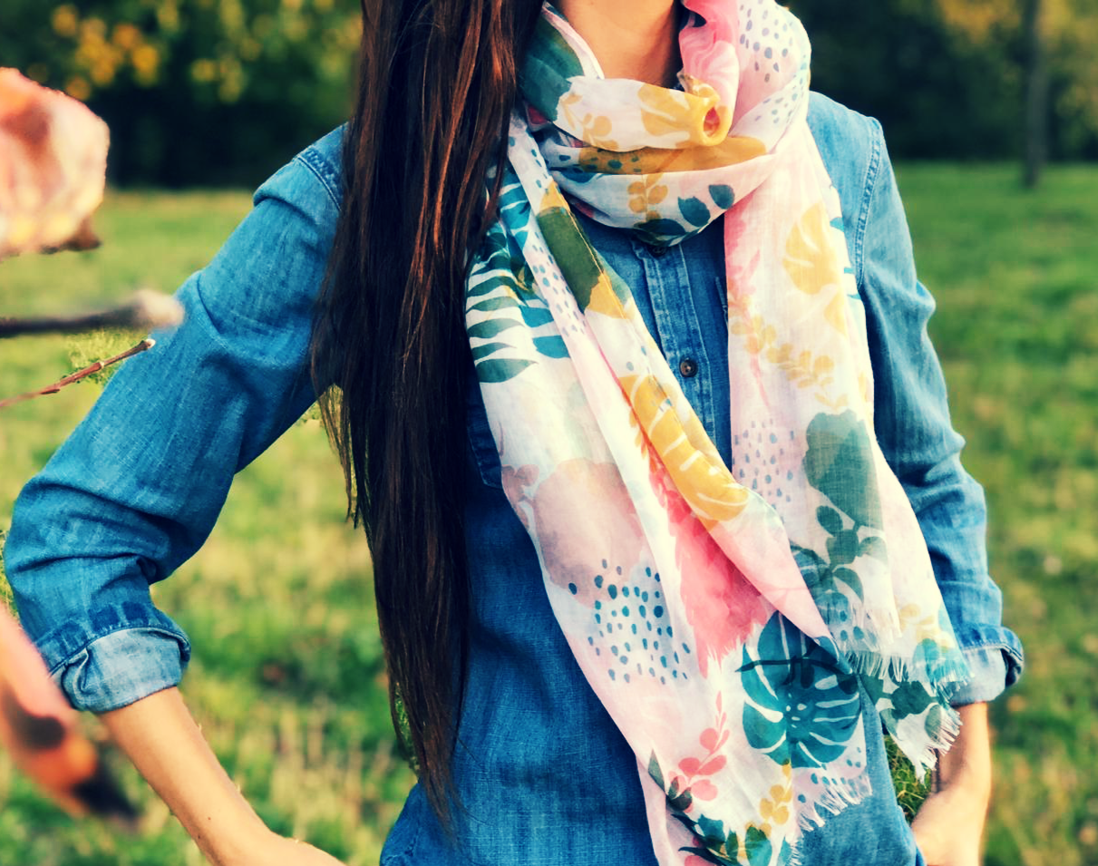 Light cotton scarf for women with floral pattern in pastel colors - Scarf Designers