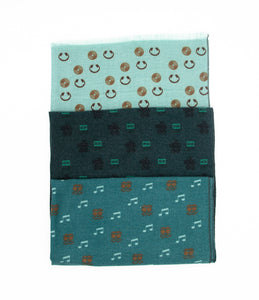 Cool scarf in three different shades of green such as mint, sea and dark green with a film score design including shapes of headphones, camcorder, music scores and vinyl record. Made of cosy and warm materials which makes it a perfect fit for the Winter, Autumn and Spring season. It will also keep you warm on a chilly day in Summer so you can simply wear it all year round! Scarves for men. Scarves for women.