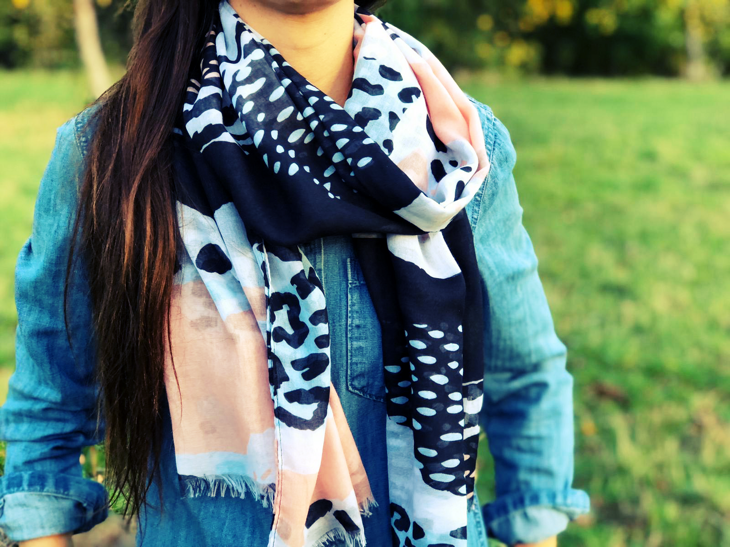 Light cotton scarf for women with panther pattern in multicolor - Scarf Designers